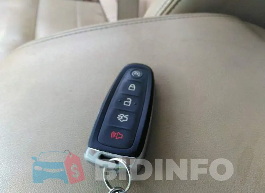 1FAHP2F88FG102918 Photo# 11