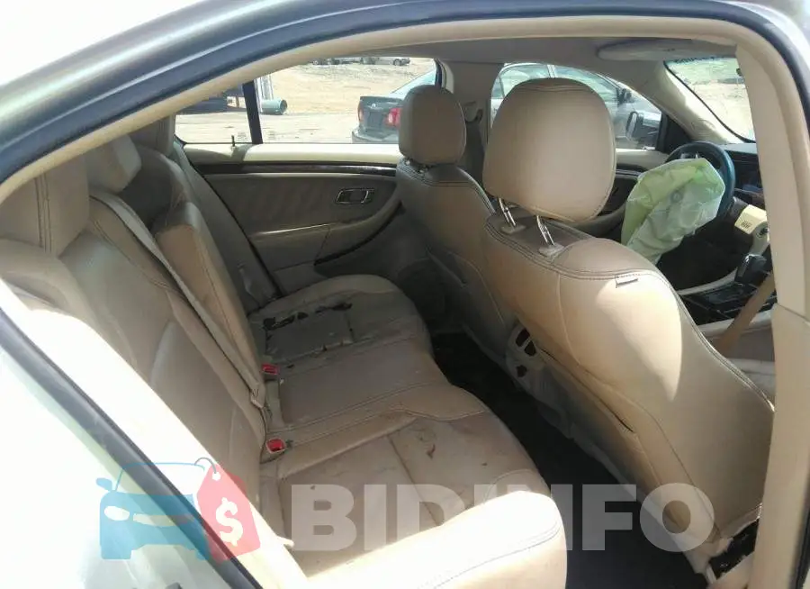 1FAHP2F88FG102918 Photo# 8