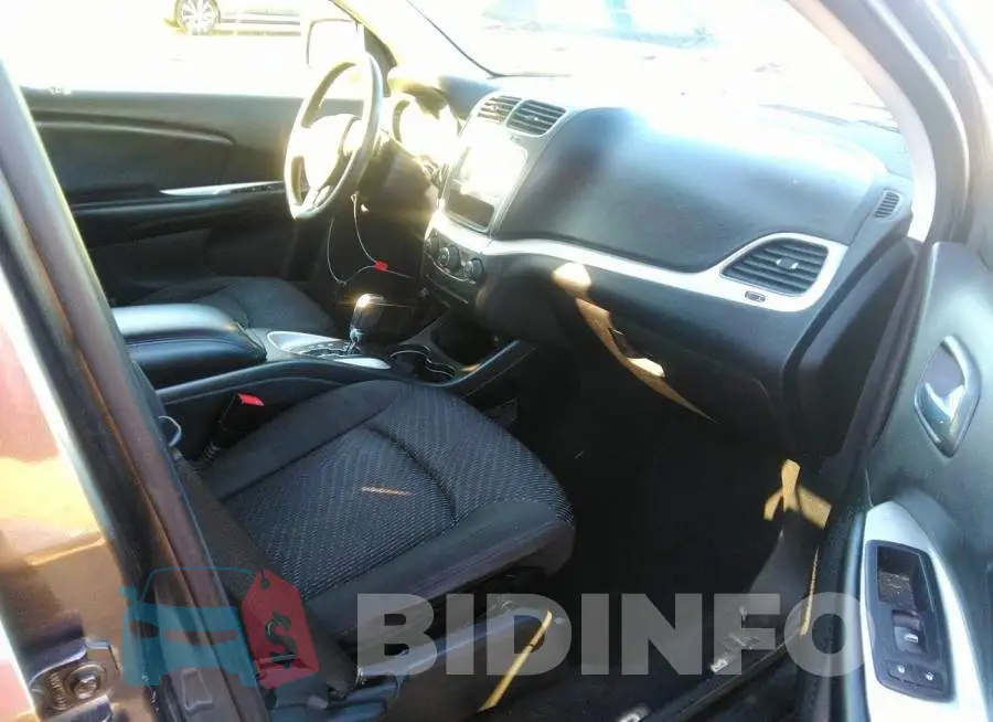 3C4PDCBG7HT515932 Photo# 5
