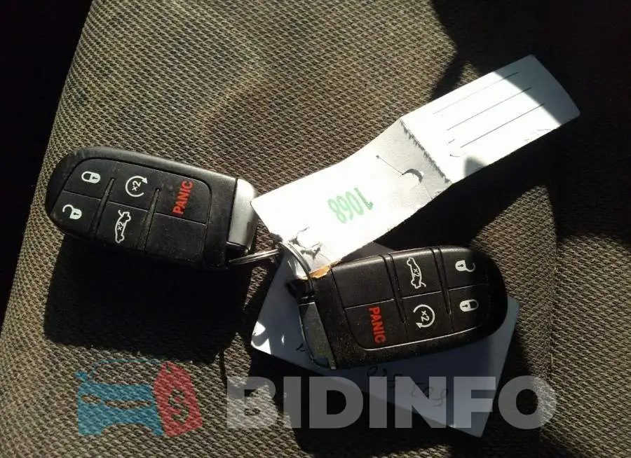 2C3CDXCT7JH205817 Photo# 11