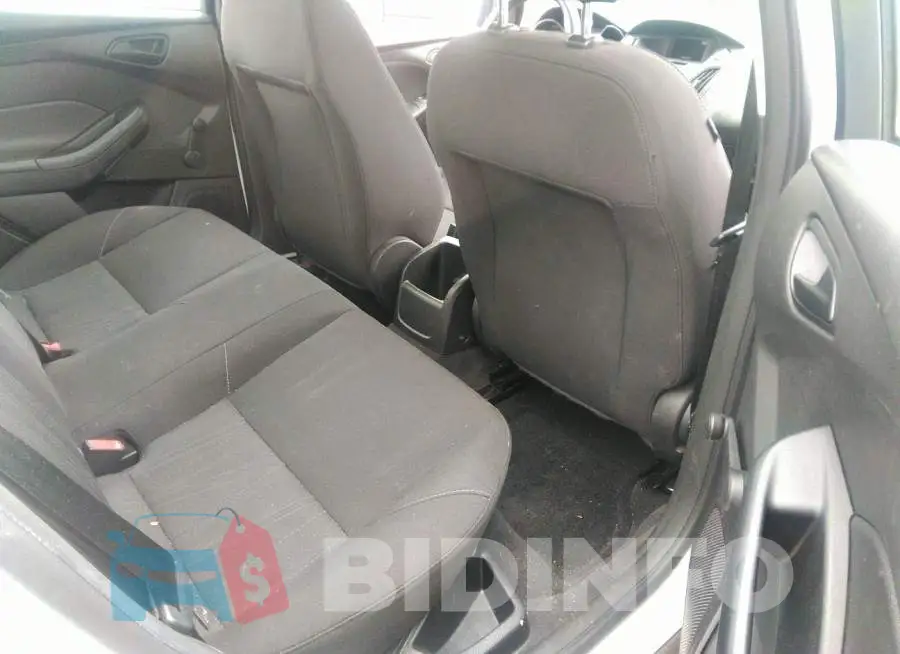 1FADP3E29GL406284 Photo# 8