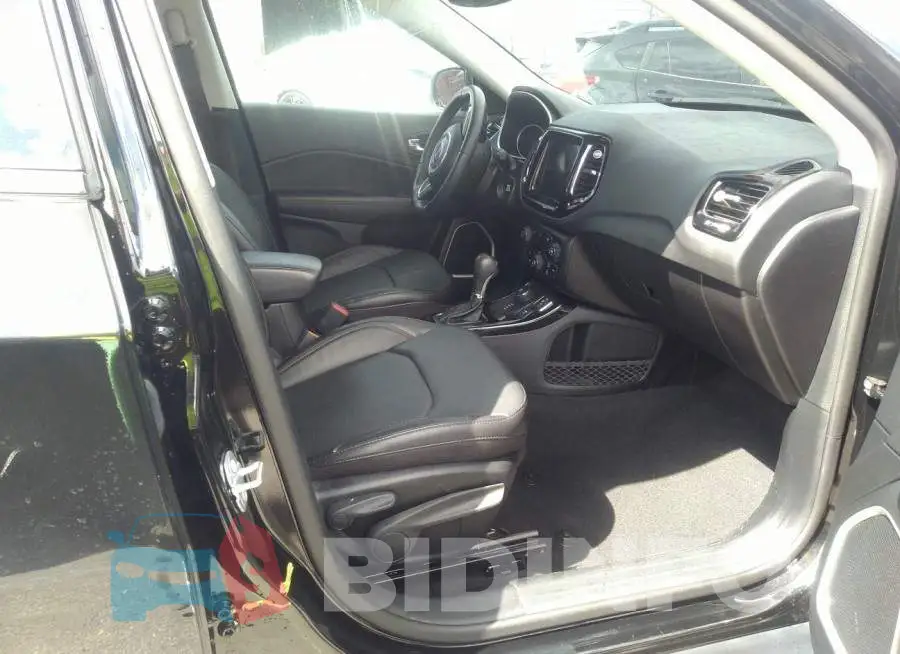 3C4NJDCB4LT196250 Photo# 5