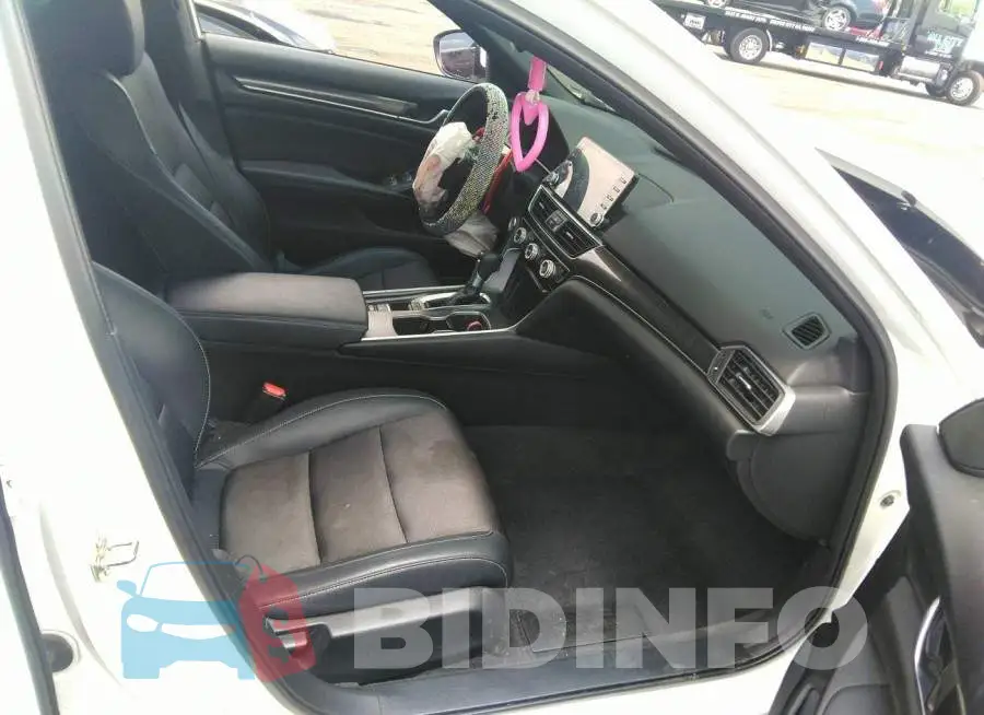 1HGCV1F30JA179272 Photo# 5