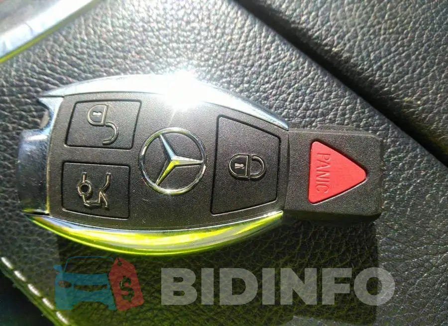 55SWF4KB1JU245518 Photo# 11