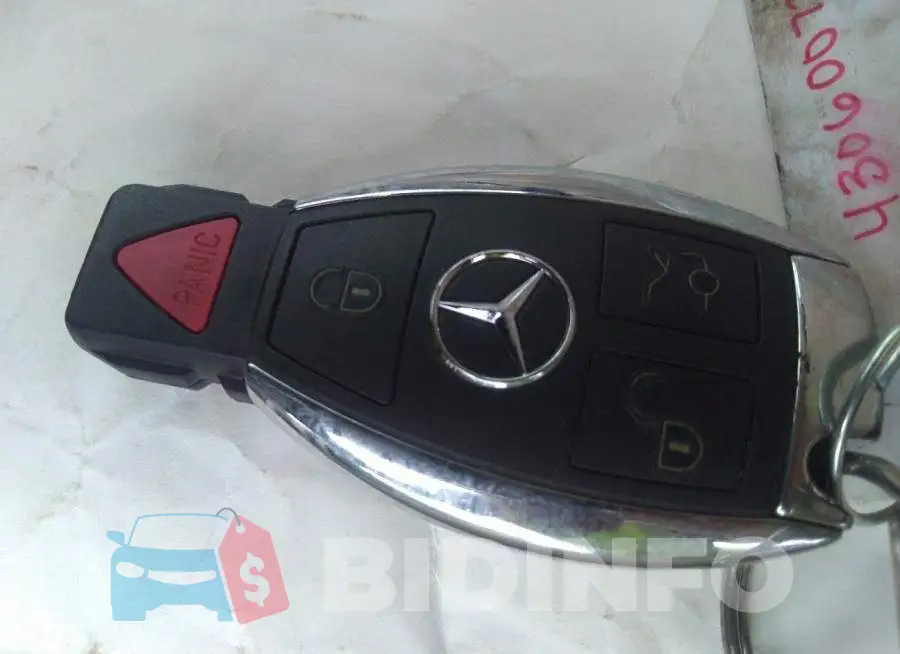 WDCTG4GB0GJ263675 Photo# 11