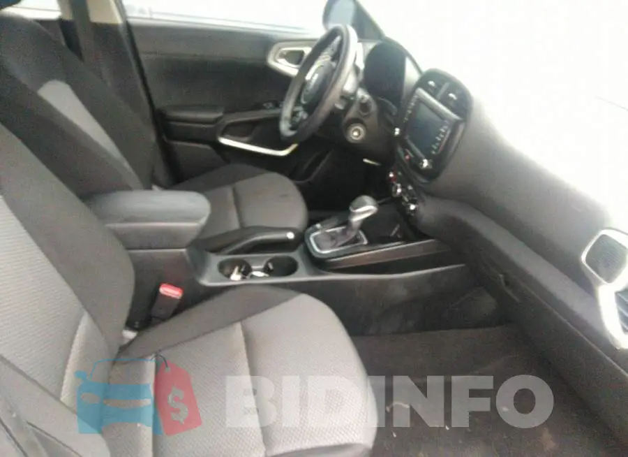 KNDJ23AU0M7744017 Photo# 5