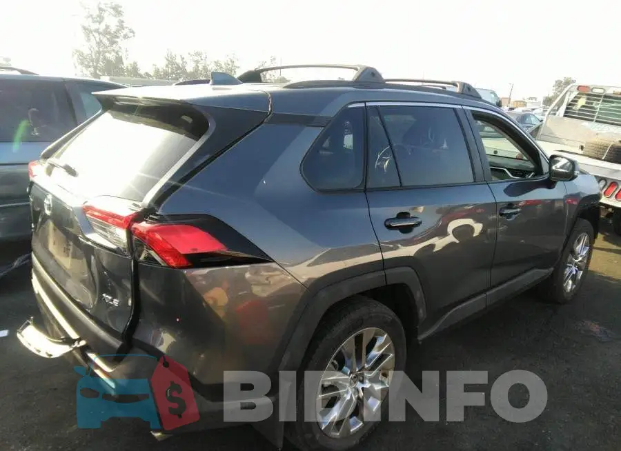 2T3C1RFV8MW158640 Photo# 4