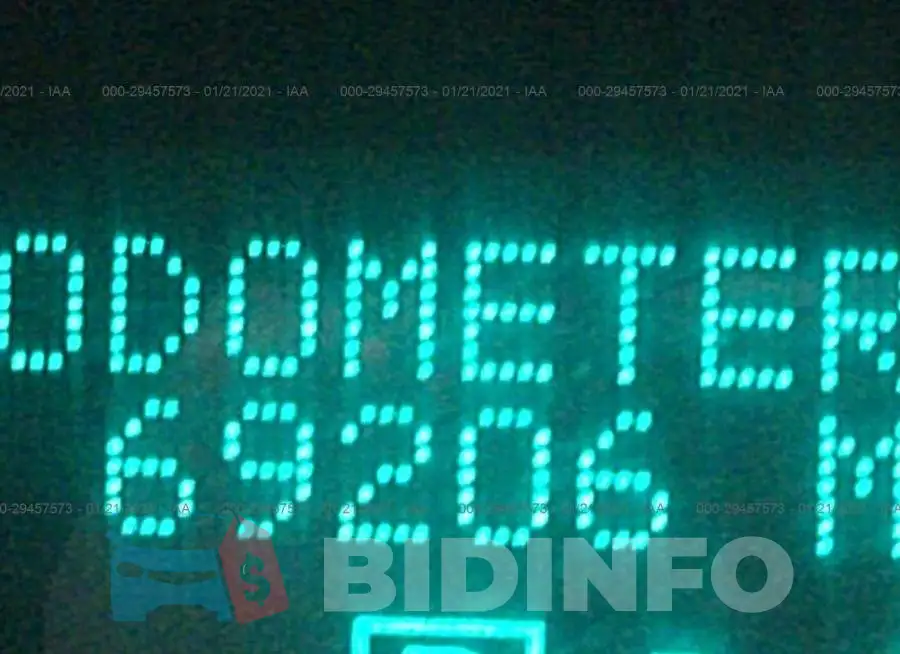 1GNKRFED5HJ114781 Photo# 7