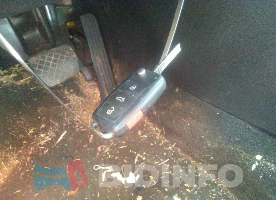1VWAT7A31GC002942 Photo# 11