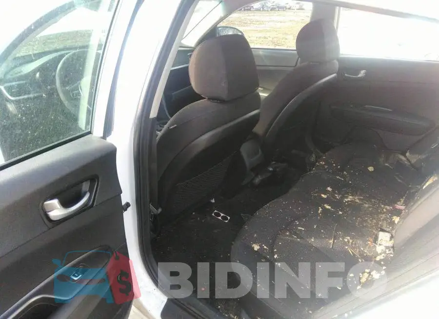 5XXGT4L36KG275196 Photo# 8