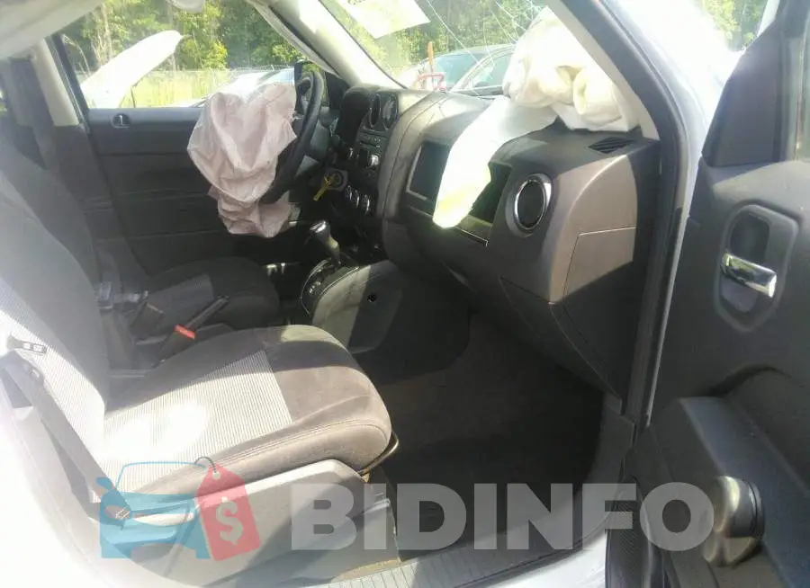 1C4NJRBB4GD654542 Photo# 5