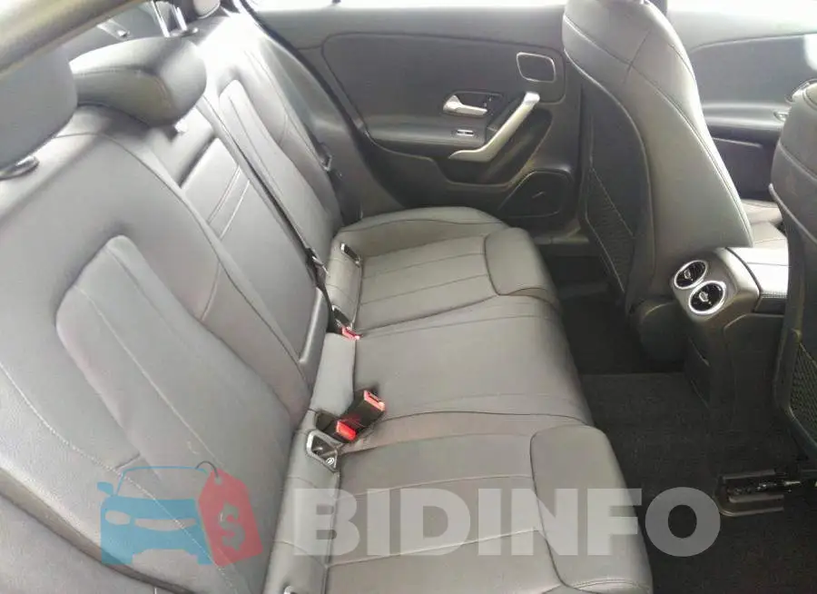 WDD3G4EB3LW038078 Photo# 8