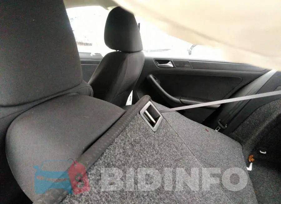 3VW167AJ5GM299749 Photo# 8