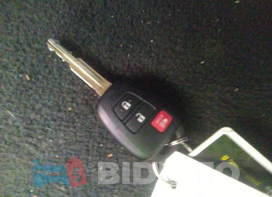 JTMZFREV9HJ143906 Photo# 11