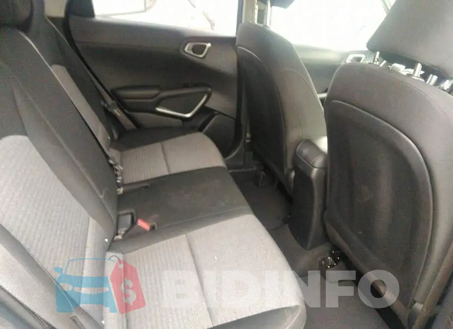 KNDJ23AU7L7014586 Photo# 8