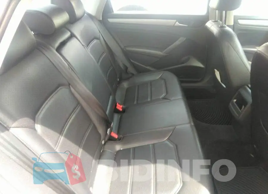 1VWAT7A38FC110652 Photo# 8