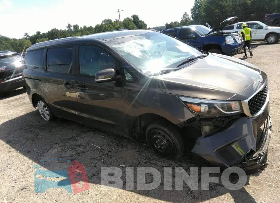 KNDMB5C1XH6268026 Photo# 1