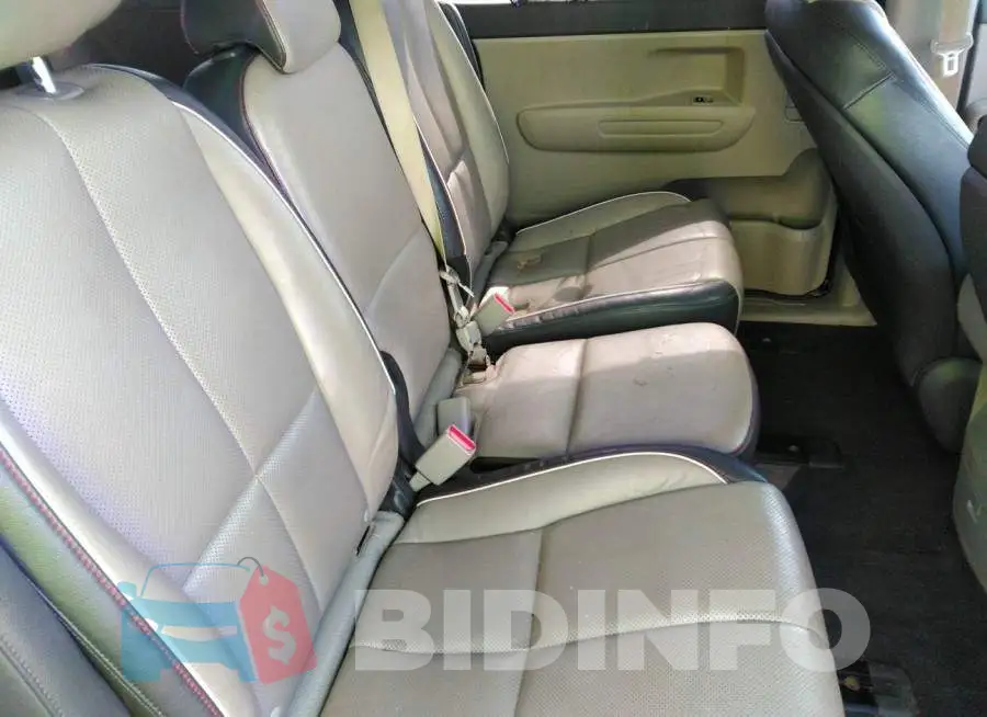 KNDMB5C1XH6268026 Photo# 8