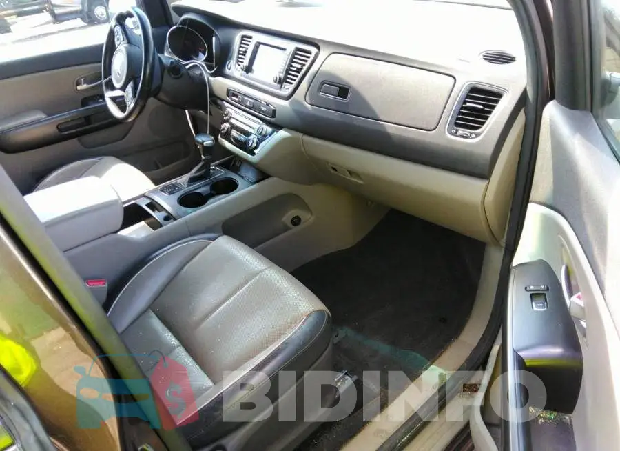KNDMB5C1XH6268026 Photo# 5