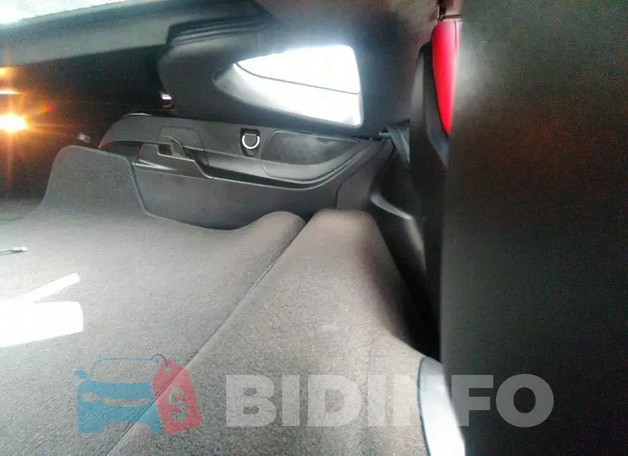 1G1YL2D77F5103045 Photo# 8