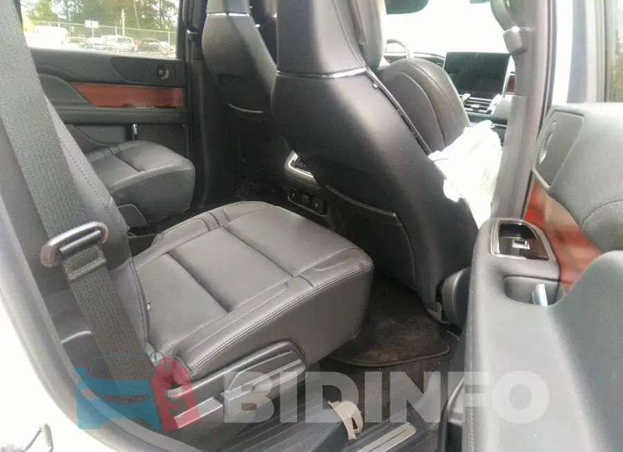 5LMJJ2LT9NEL08158 Photo# 8