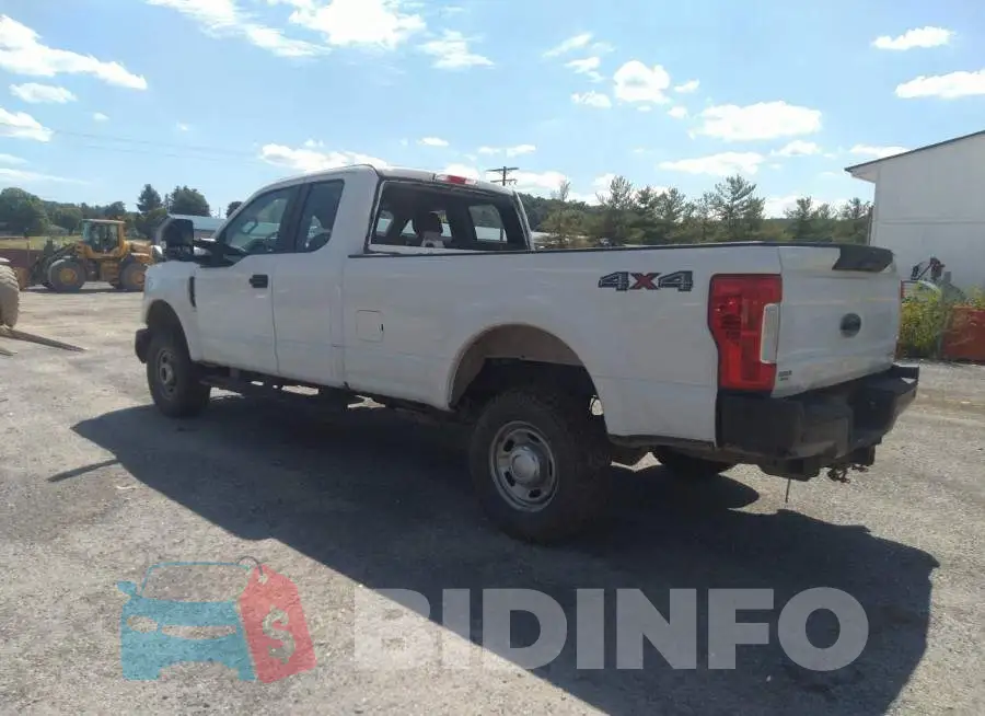 1FT7X2B63JEC13536 Photo# 3