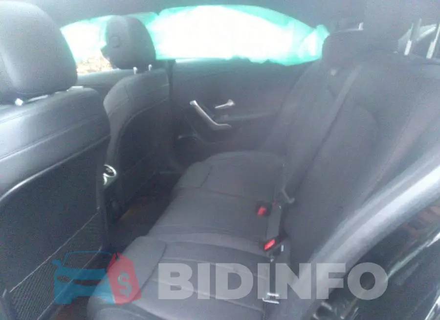 WDD3G4FB9KW001839 Photo# 8