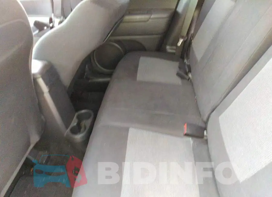 1C4NJRBB5FD142982 Photo# 8