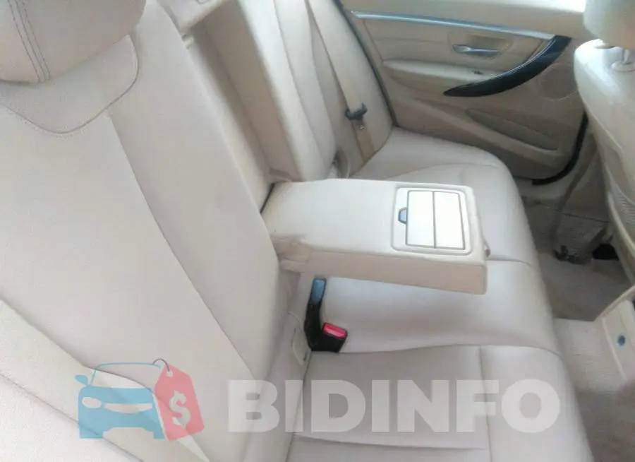 WBA8E3G59GNT80330 Photo# 8