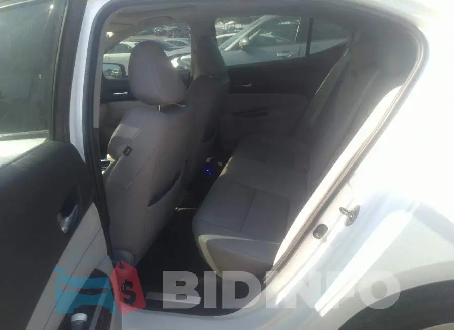 19UUB1F37GA004801 Photo# 8