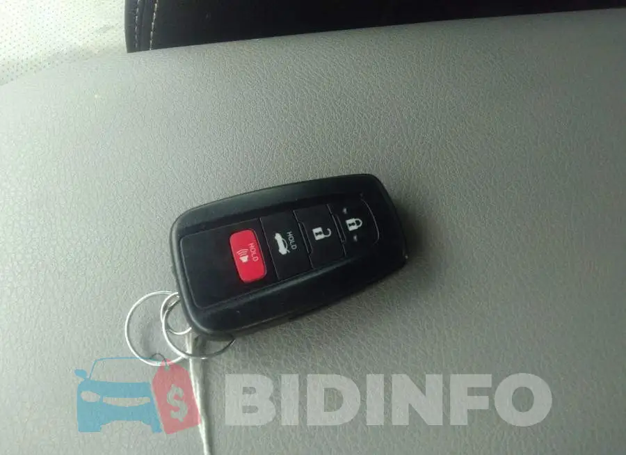 4T1C31AK7NU581003 Photo# 11