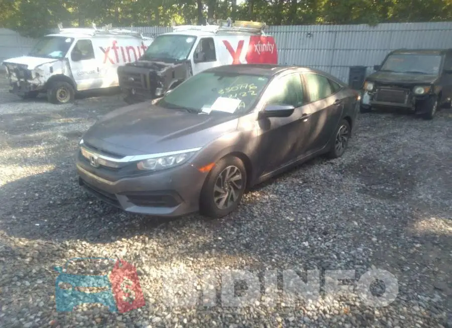 19XFC2F70JE201181 Photo# 2