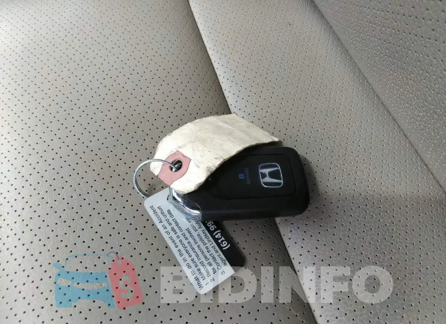 1HGCR2F83GA024522 Photo# 11