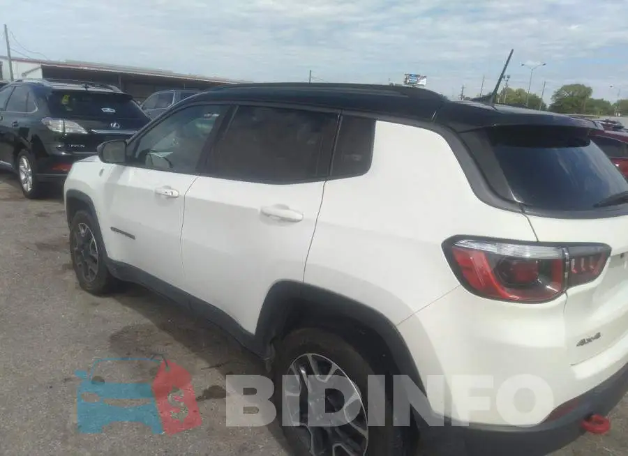 3C4NJDDB5LT220957 Photo# 3