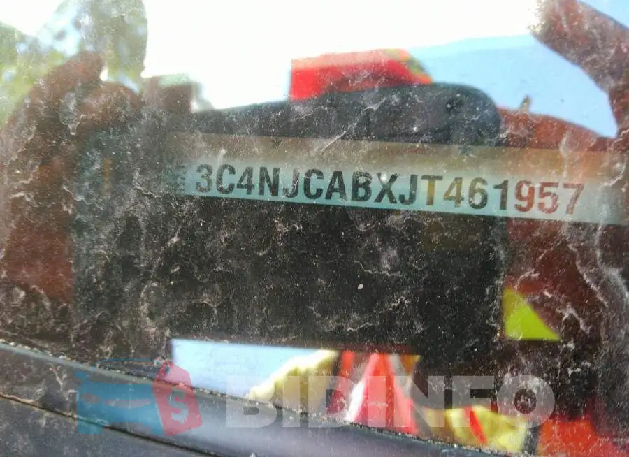 3C4NJCABXJT461957 Photo# 9