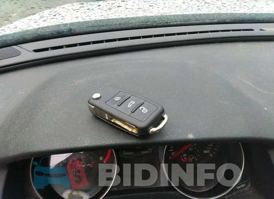 1VWLA7A36KC004421 Photo# 11