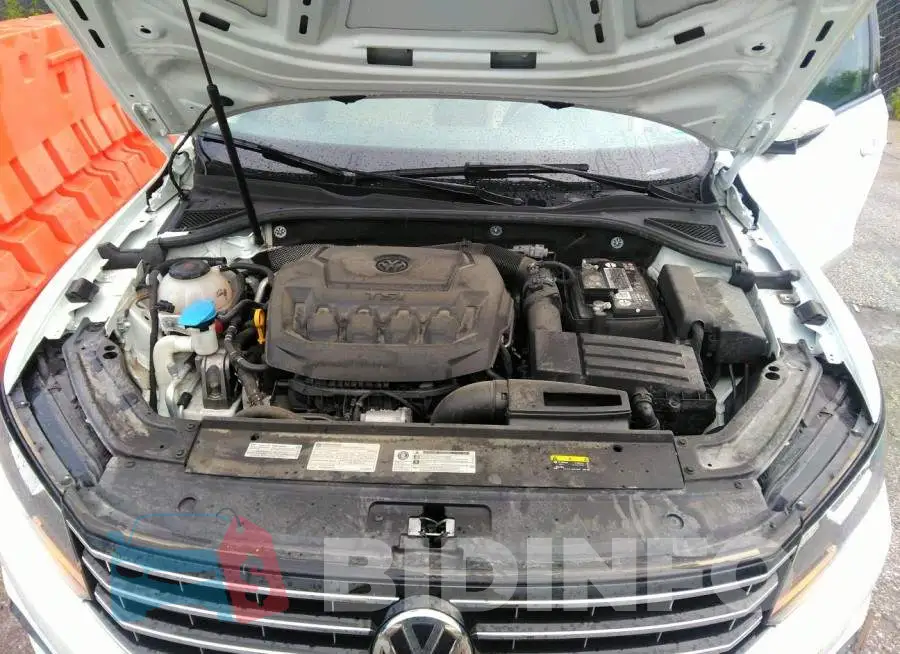 1VWLA7A36KC004421 Photo# 10