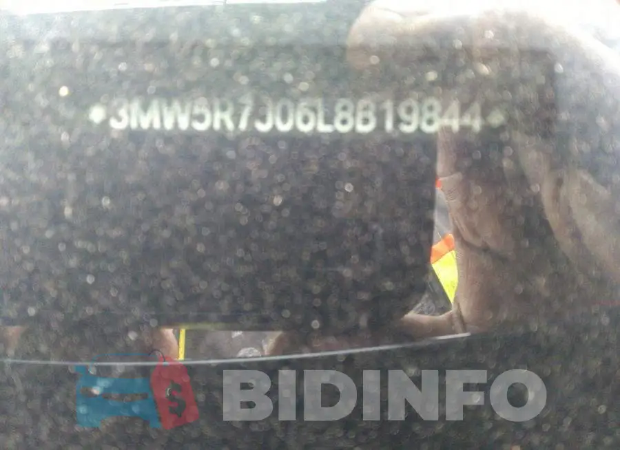3MW5R7J06L8B19844 Photo# 9