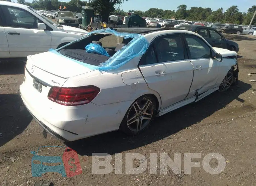 WDDHF8JB4FB128633 Photo# 4