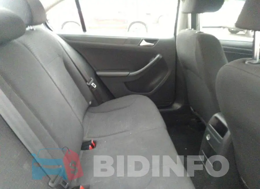 3VW267AJ7GM411147 Photo# 8
