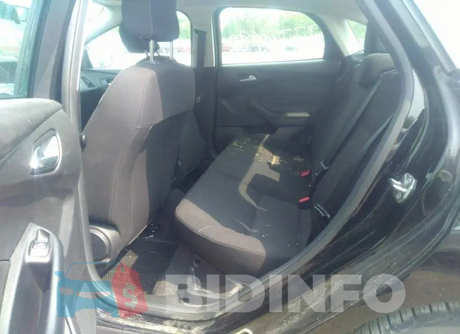 1FADP3F21JL216100 Photo# 8