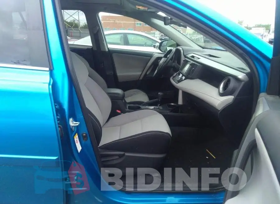 2T3RFREV8GW500864 Photo# 5