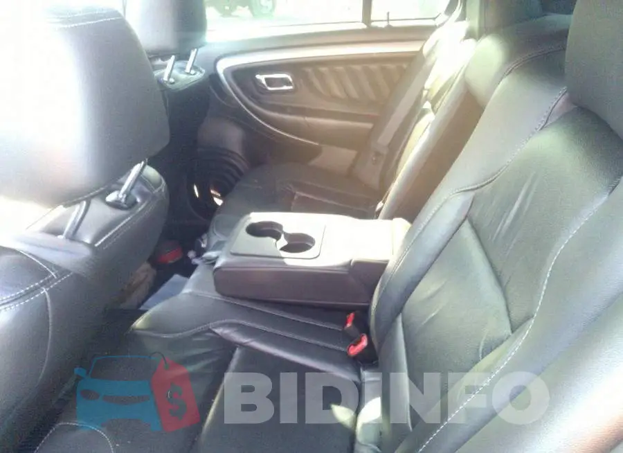 1FAHP2H88GG156329 Photo# 8