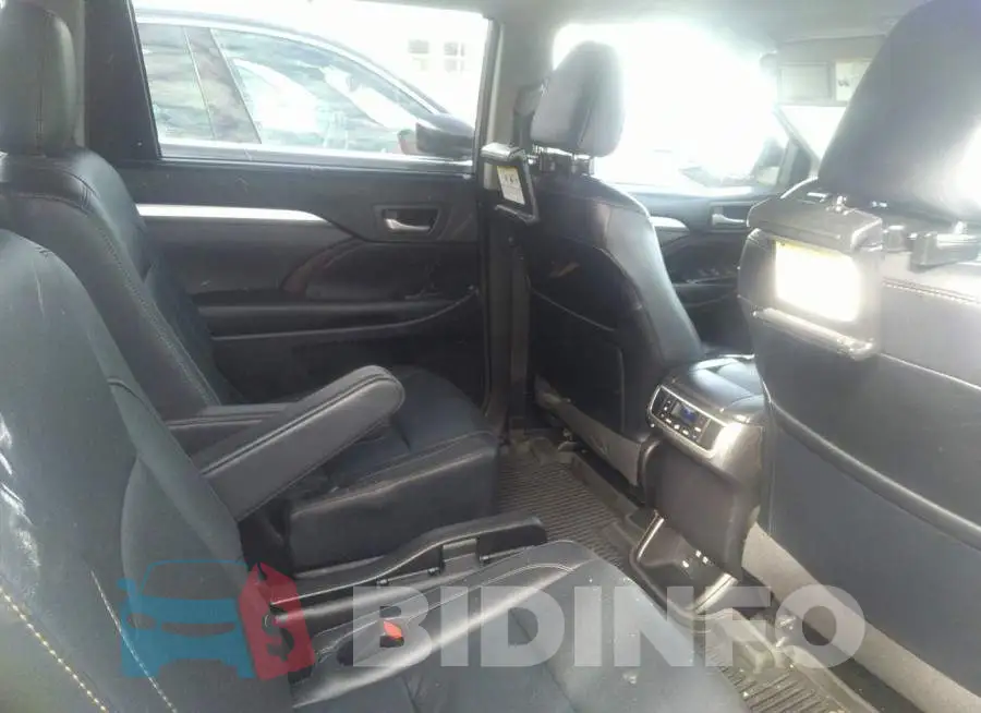 5TDJZRFH2JS821319 Photo# 8
