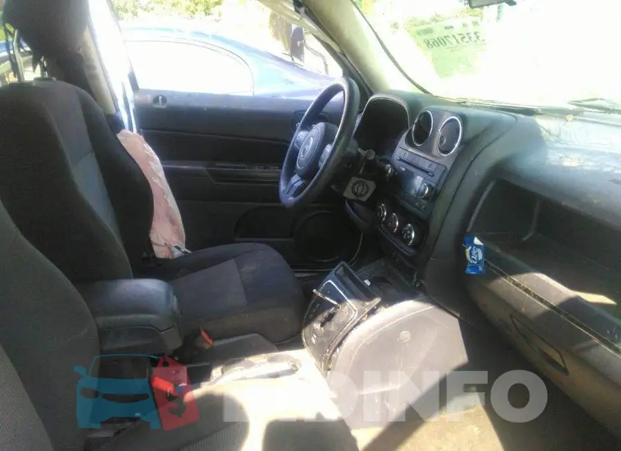 1C4NJRBB3FD381852 Photo# 5