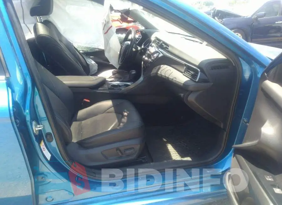 4T1B61HK5KU242583 Photo# 5