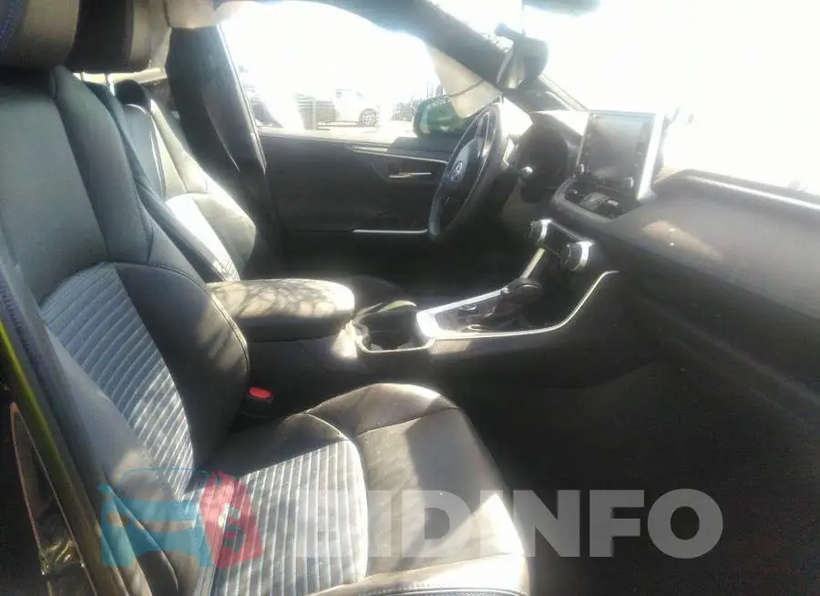 4T3EWRFV8LU005670 Photo# 5