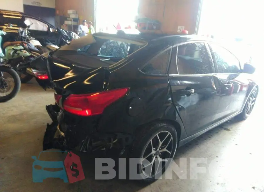 1FADP3H26HL247141 Photo# 4