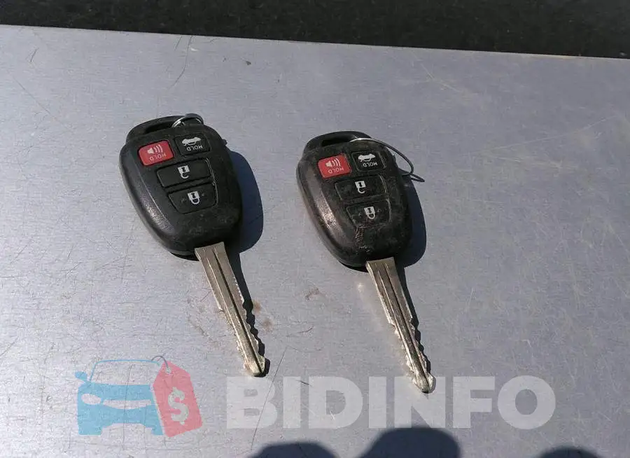 4T1BF1FK3HU376021 Photo# 11