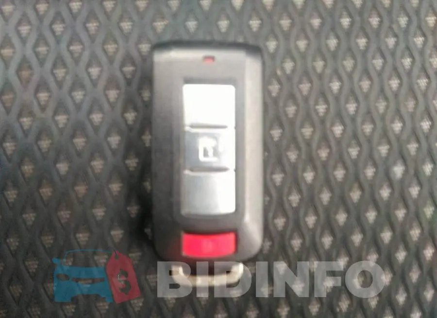 JA4AD3A3XJZ063083 Photo# 11